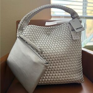 Beautiful G-lll DKNY Handbag -Gisselle Tote